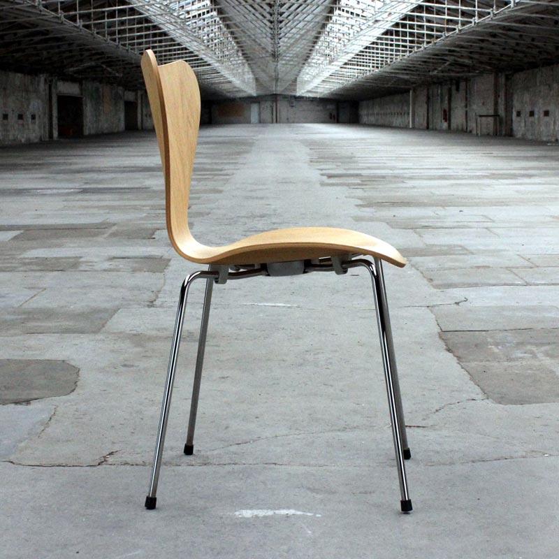 Series 7 Chair des Arne Jacobsen, 1955 - laquered oak (made by Fritz Hansen) - Image 3