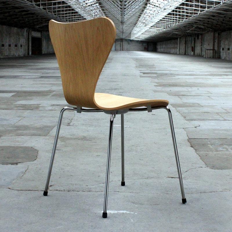 Series 7 Chair des Arne Jacobsen, 1955 - laquered oak (made by Fritz Hansen) - Image 4