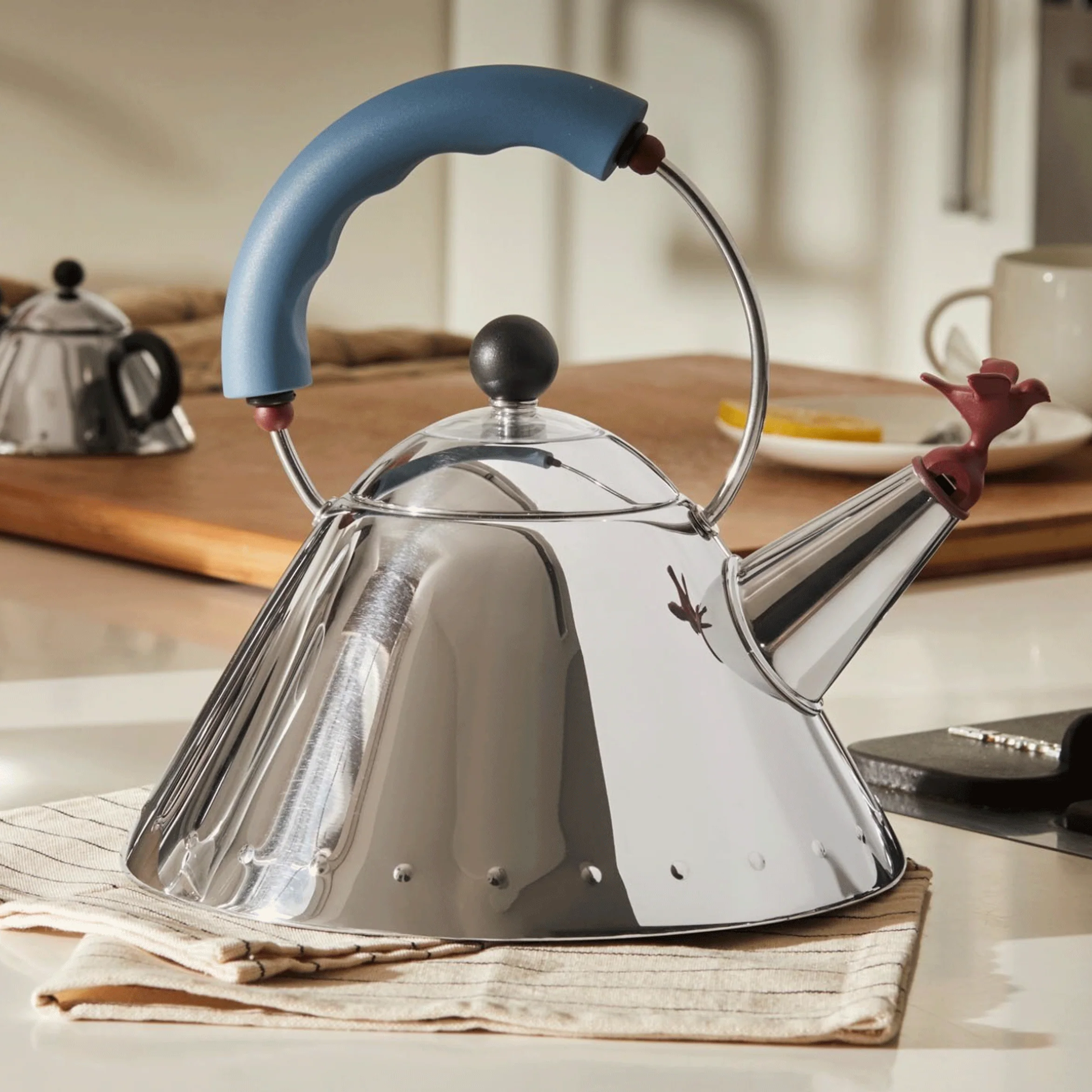 Kettle 9093 - blue - des. Michael Graves, 1985 (made by Alessi) - Image 3