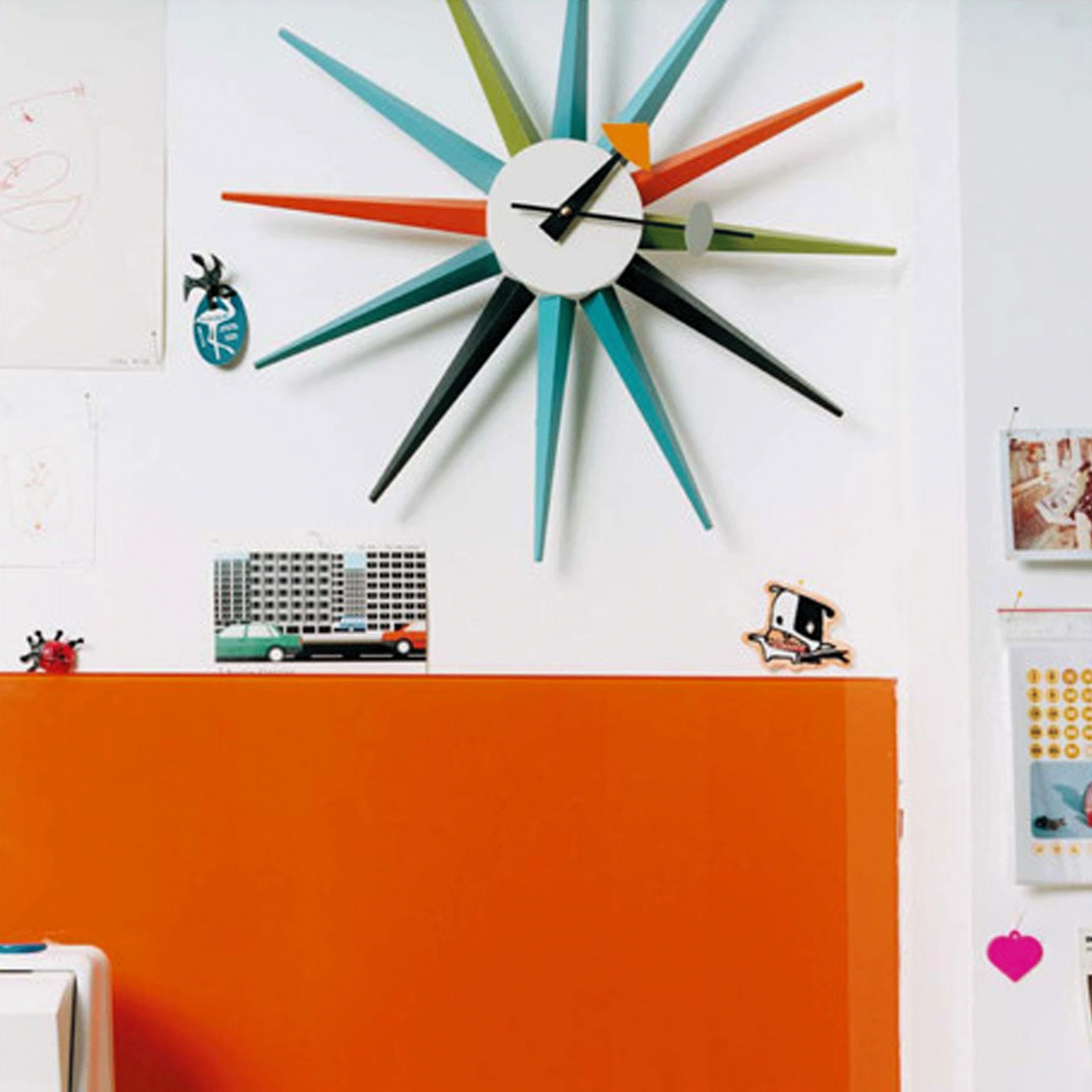 Sunburst wall clock (multicoloured) des. George Nelson, 1948 - 1960 (made by Vitra) - Image 3